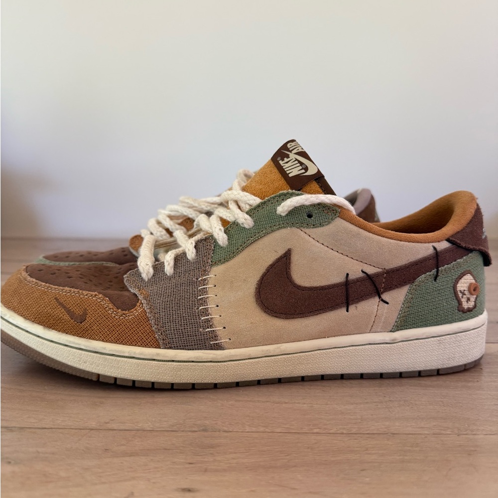 Nike Brown and Green Low-Top Sneakers